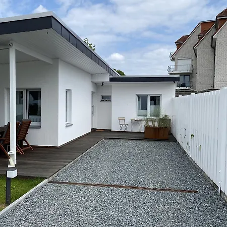 Luett Hus An D'see Haffkrug