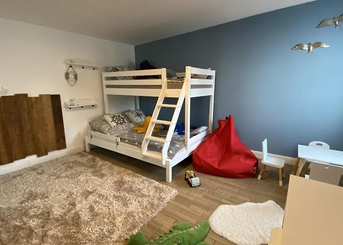 Luett Hus An D'see هافكروغ